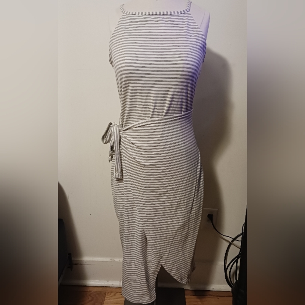Chic Style Womans L Gray White Striped Bow Wrap Dress NWT